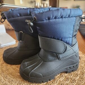 coXist Kids Snow Boots Navy & Black Size 6M NWT